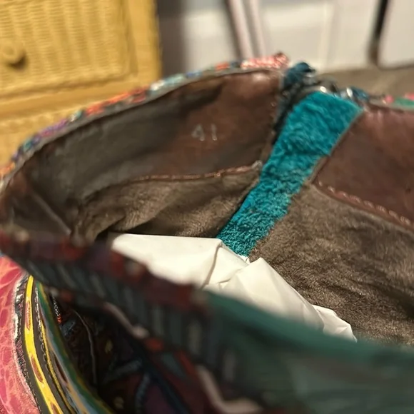 SoCoFy Ankle Boots - Picture 6 of 6